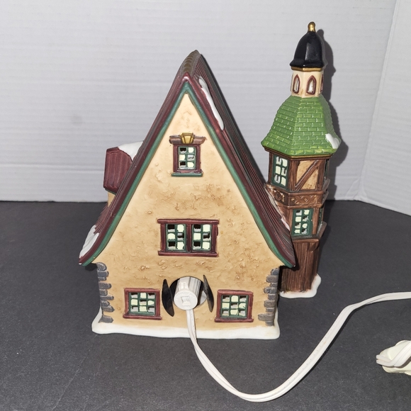 Christmas Village Lighted Bakery Building Working - Picture 3 of 10